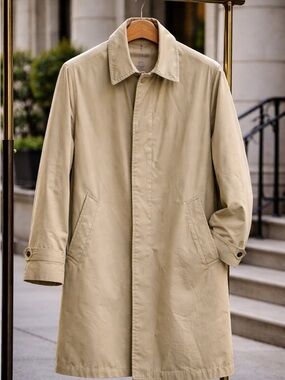 London Fog Khaki Trench Coat - Classic Single-Breasted Style